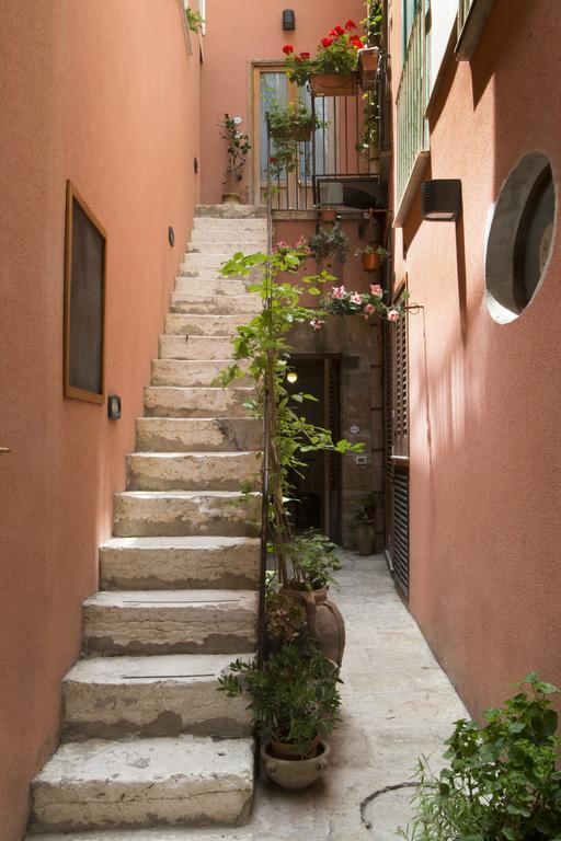 Il Cortile Fiorito Apartment Трапани Екстериор снимка