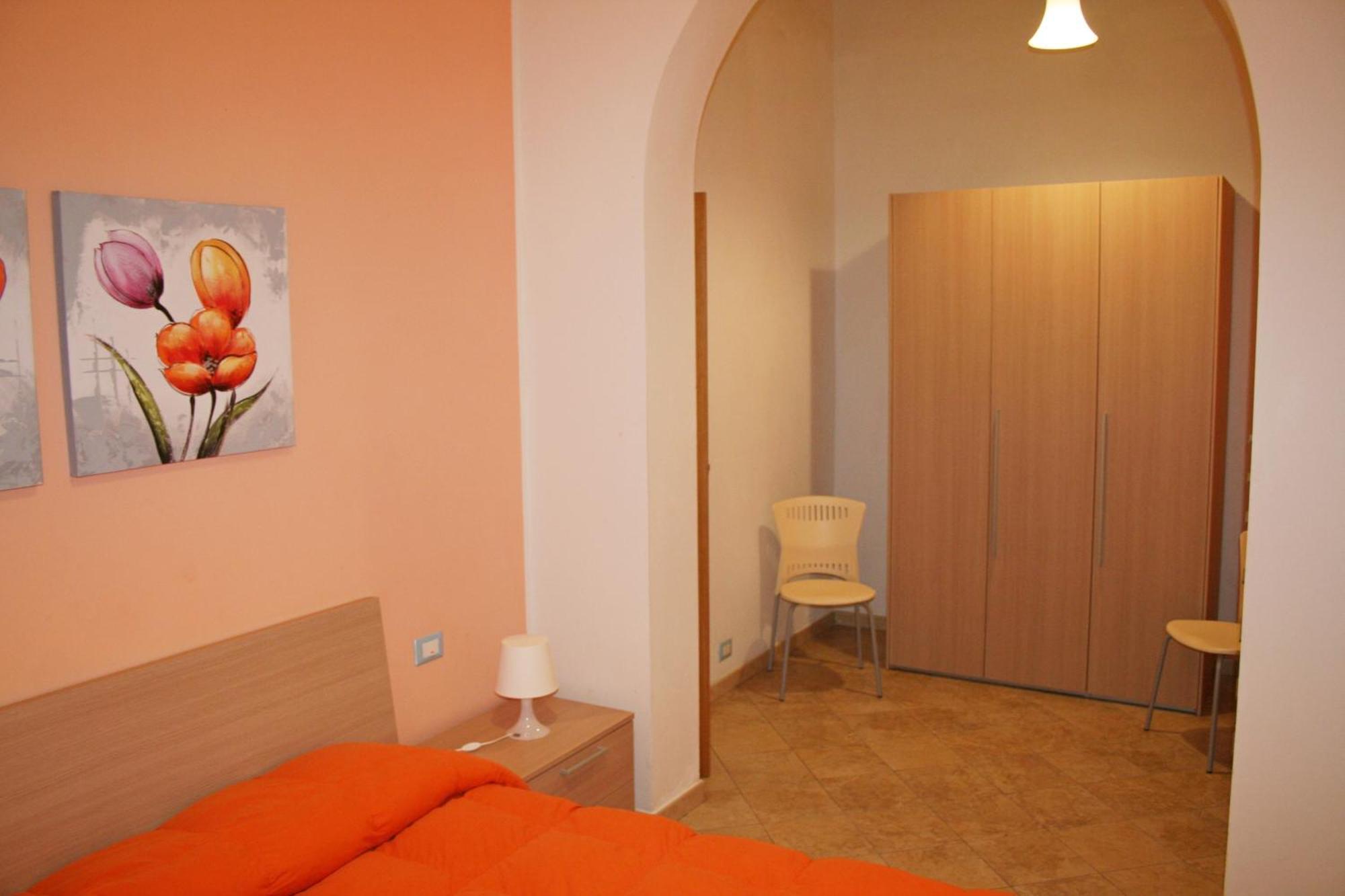 Il Cortile Fiorito Apartment Трапани Стая снимка