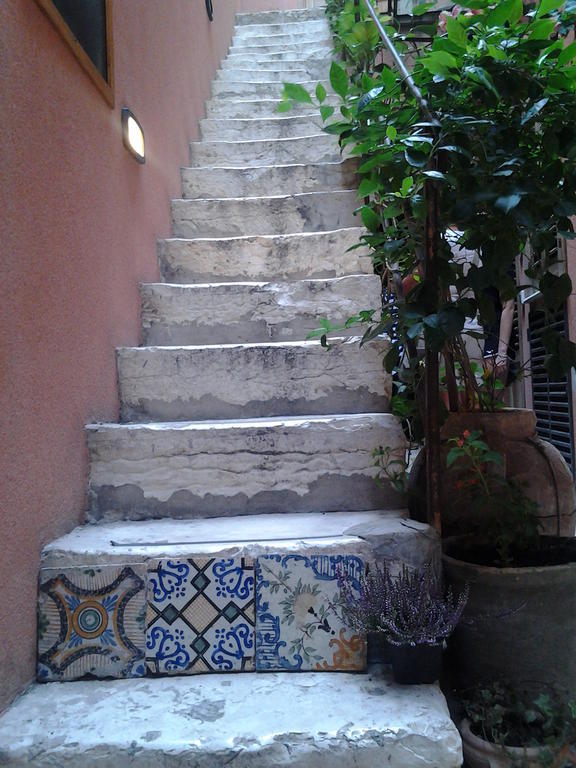 Il Cortile Fiorito Apartment Трапани Екстериор снимка