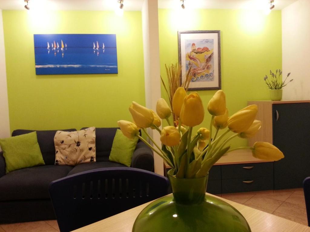 Il Cortile Fiorito Apartment Трапани Екстериор снимка