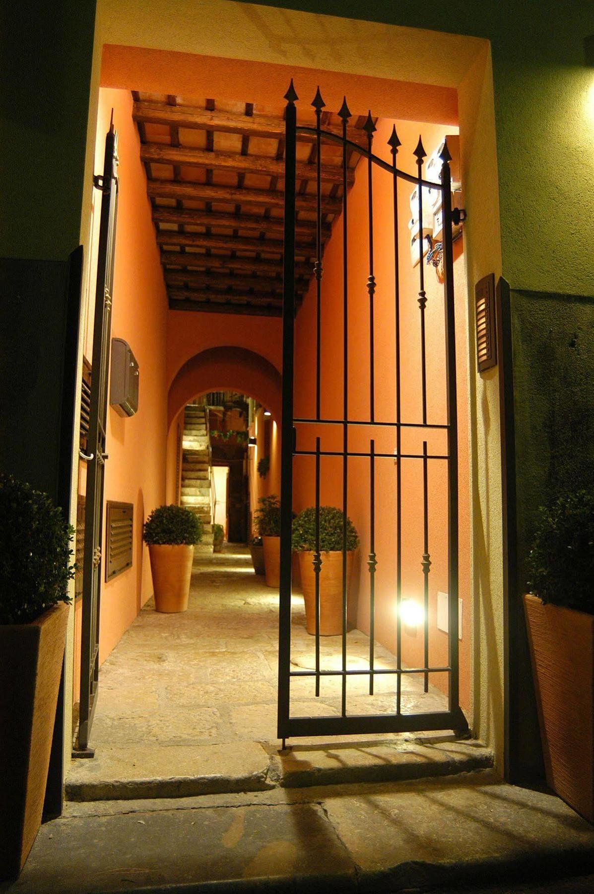 Il Cortile Fiorito Apartment Трапани Екстериор снимка