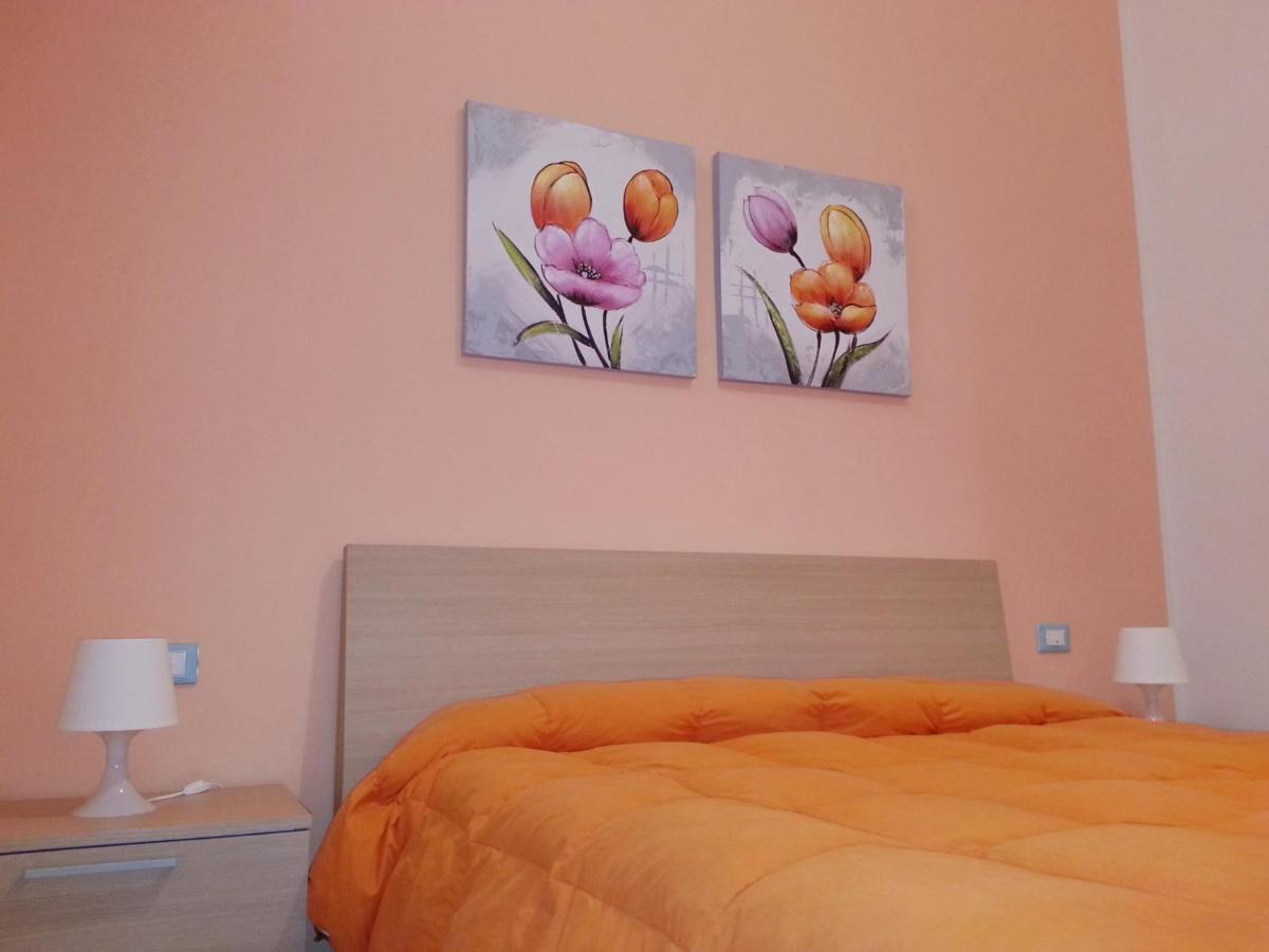 Il Cortile Fiorito Apartment Трапани Стая снимка